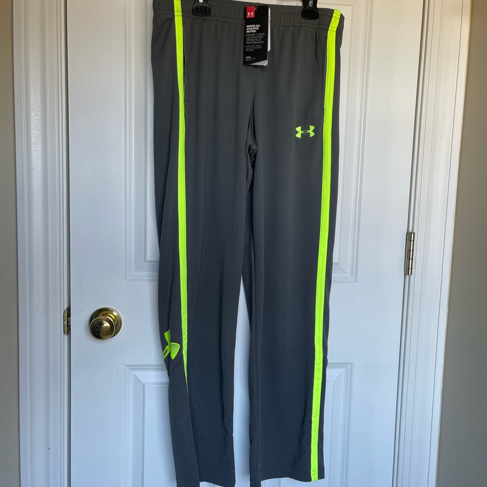 NWT UA Boys Loose Pants